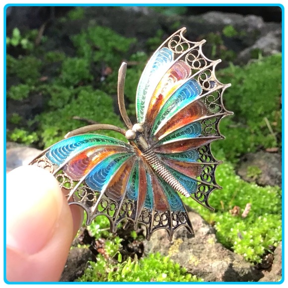 Vintage Butterfly brooch/pin - Picture 2 of 5